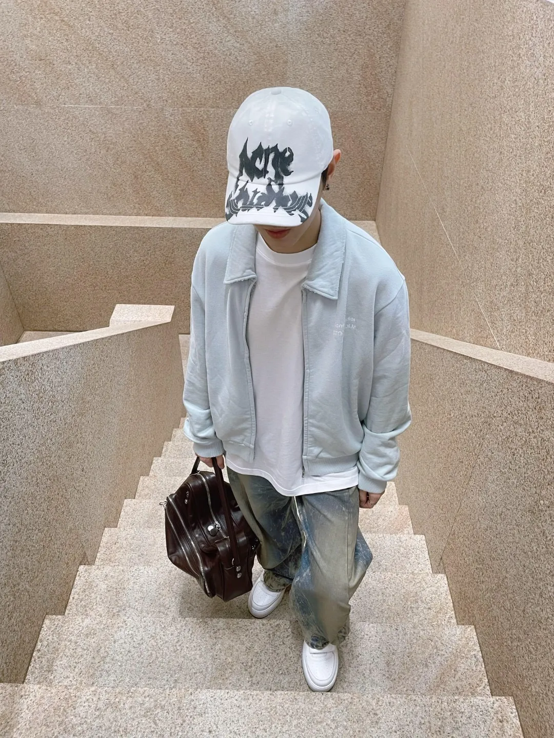 Upper body material picture Acne 26FW lapel full zipper Retro washed jacket (blue)